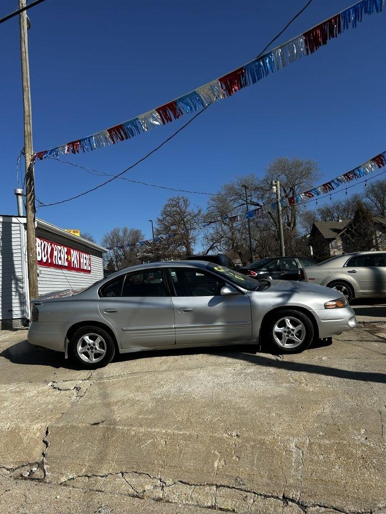 Pontiac Bonneville SE 2002