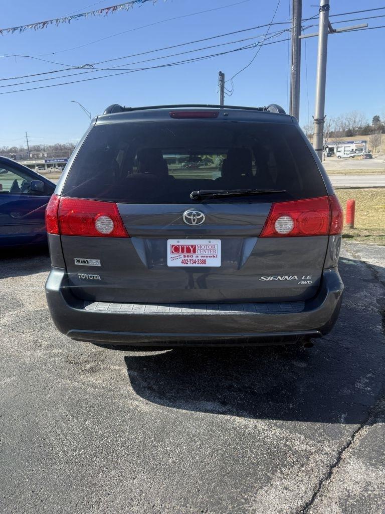 Toyota Sienna LE AWD 2009
