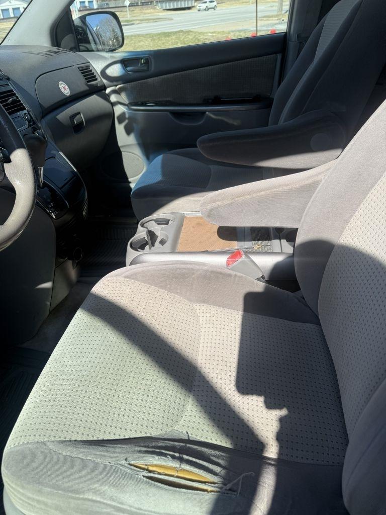 Toyota Sienna LE AWD 2009