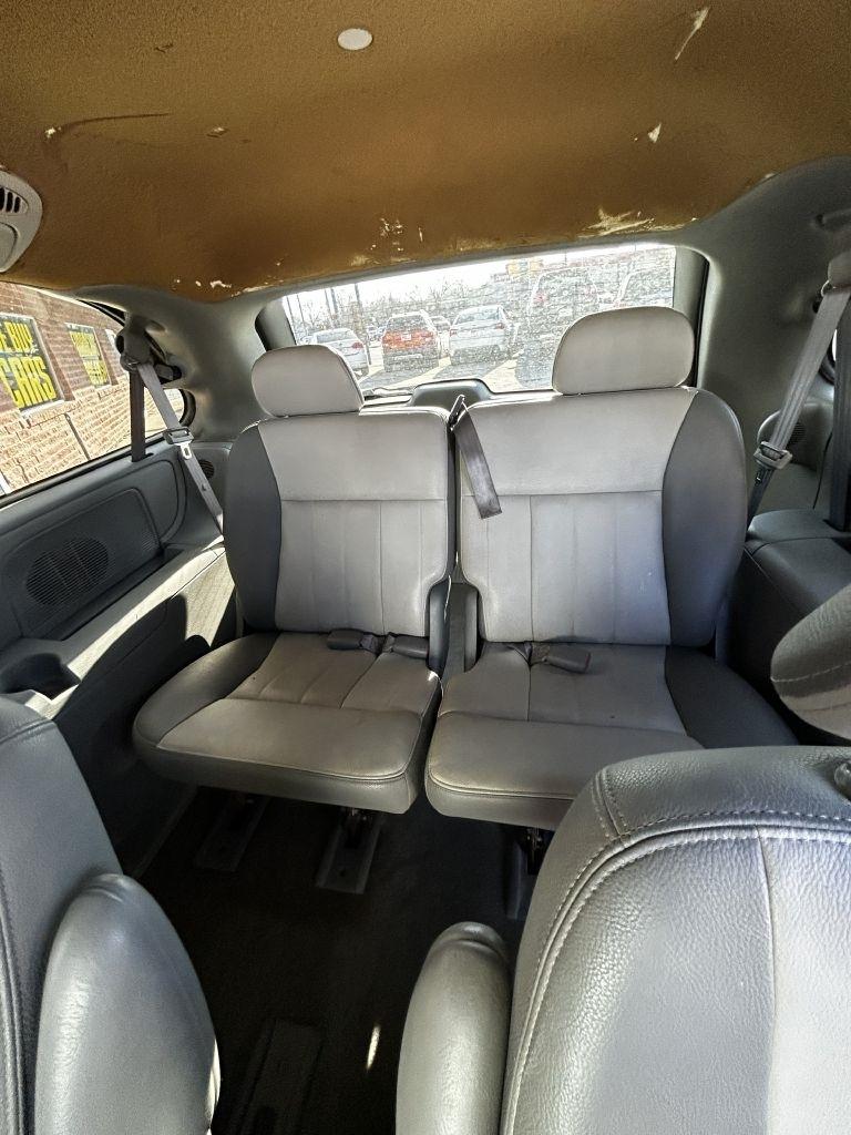 Dodge Grand Caravan SXT 2004