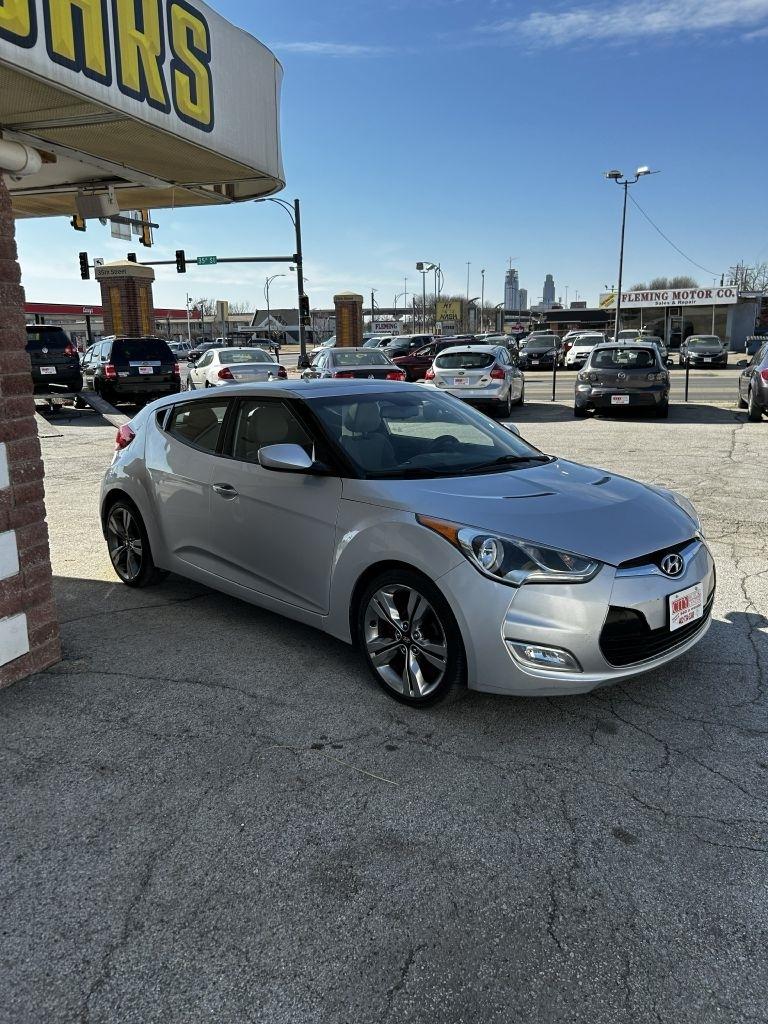 Hyundai Veloster Base 2012