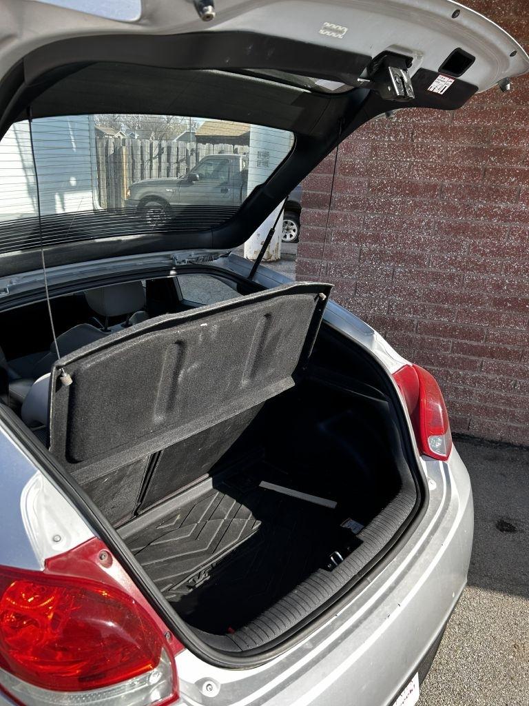 Hyundai Veloster Base 2012