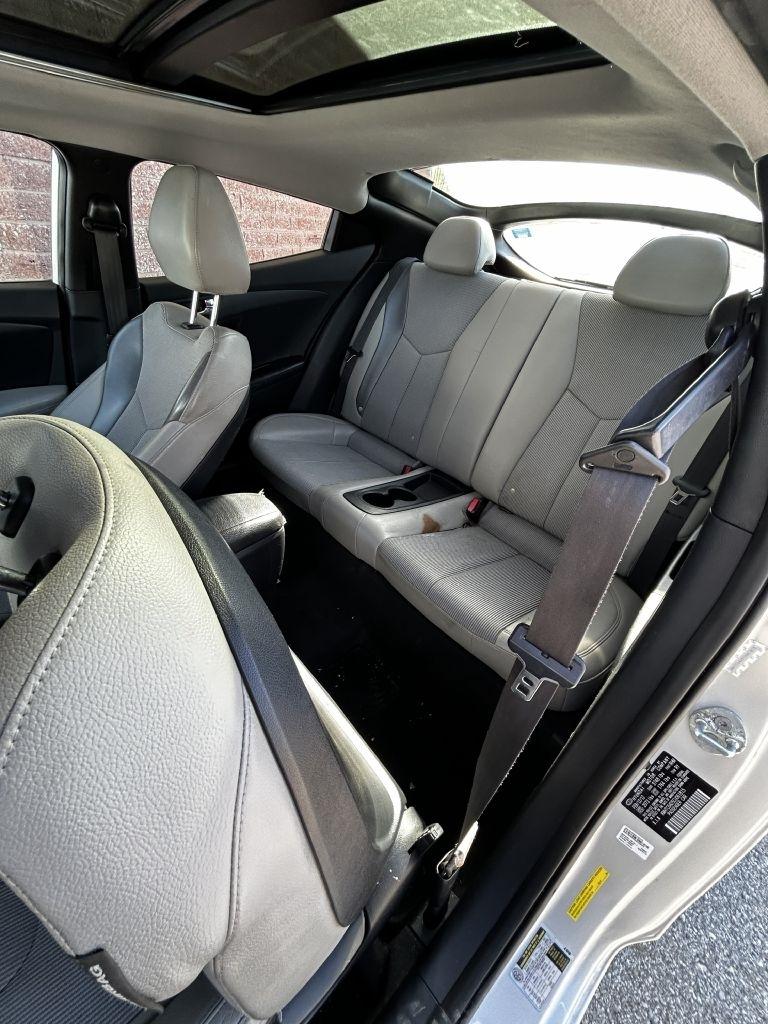 Hyundai Veloster Base 2012