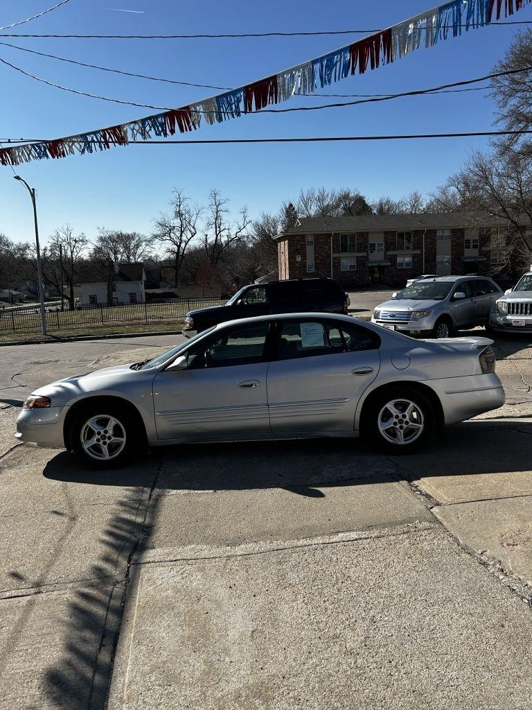 2002 Pontiac Bonneville SE