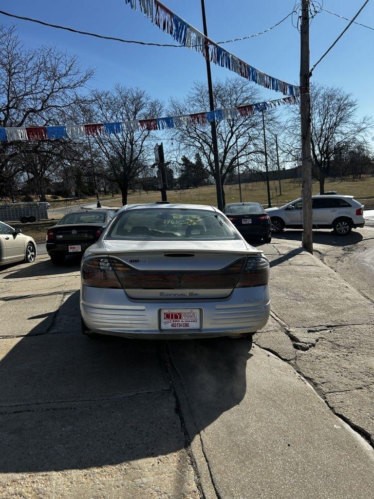 Pontiac Bonneville SE 2002
