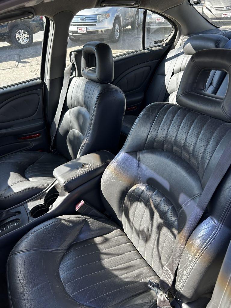 Pontiac Bonneville SE 2002