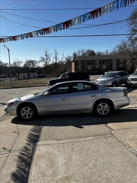 2002 Pontiac Bonneville SE
