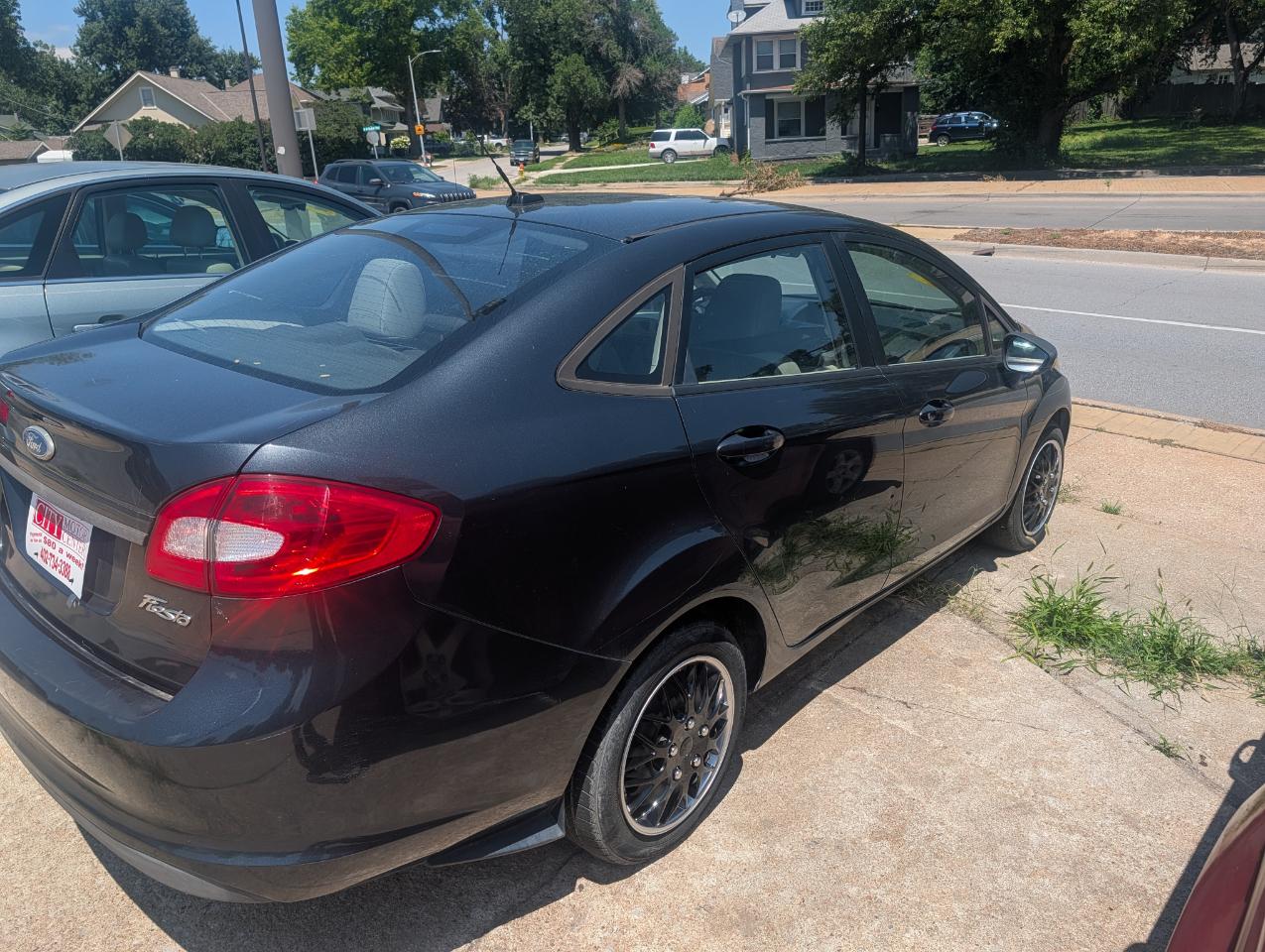 Ford Fiesta S Sedan 2011