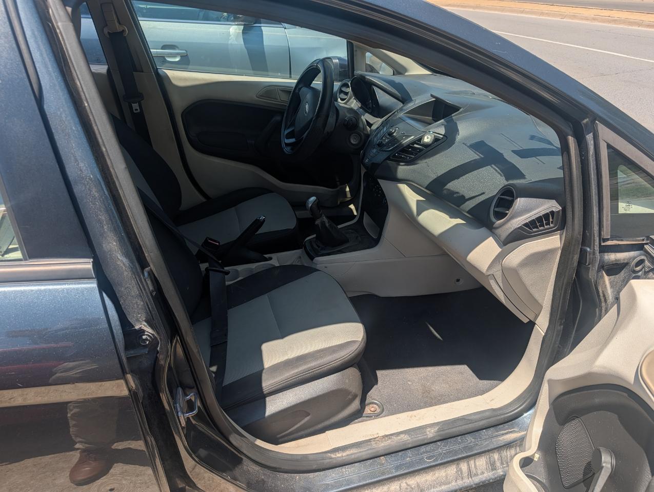 Ford Fiesta S Sedan 2011