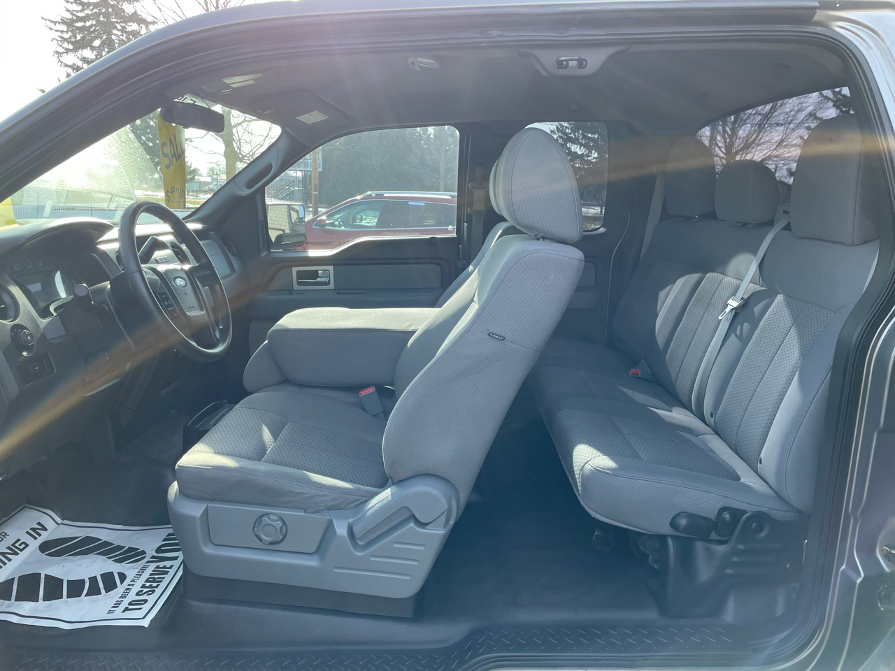 Ford F-150 XL SuperCab 2WD 2011