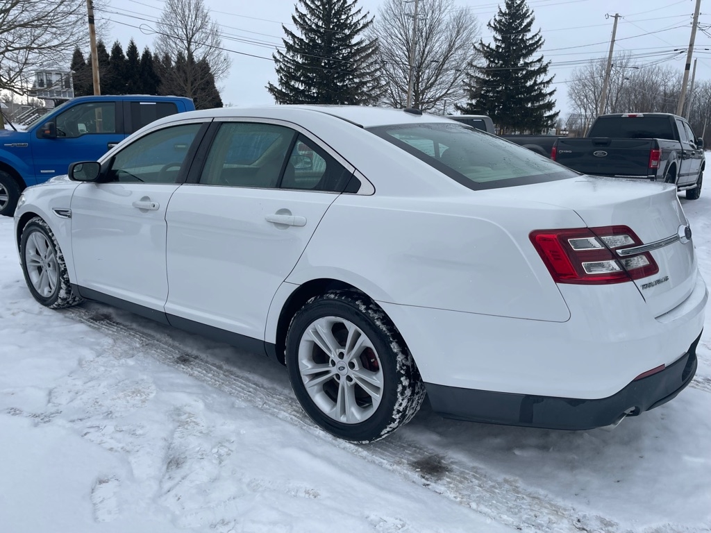 Ford Taurus SE FWD 2015
