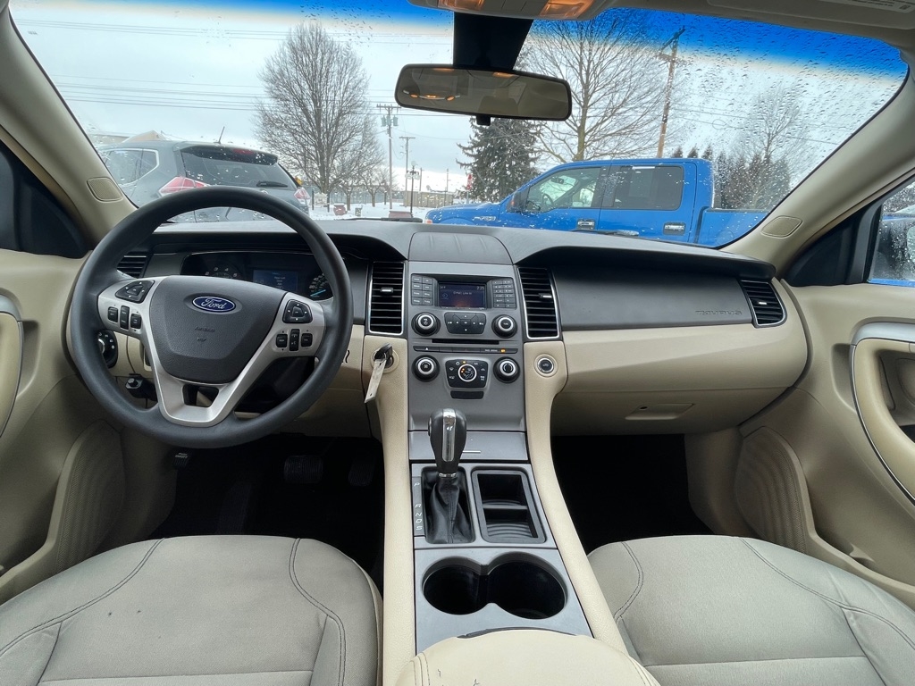 Ford Taurus SE FWD 2015