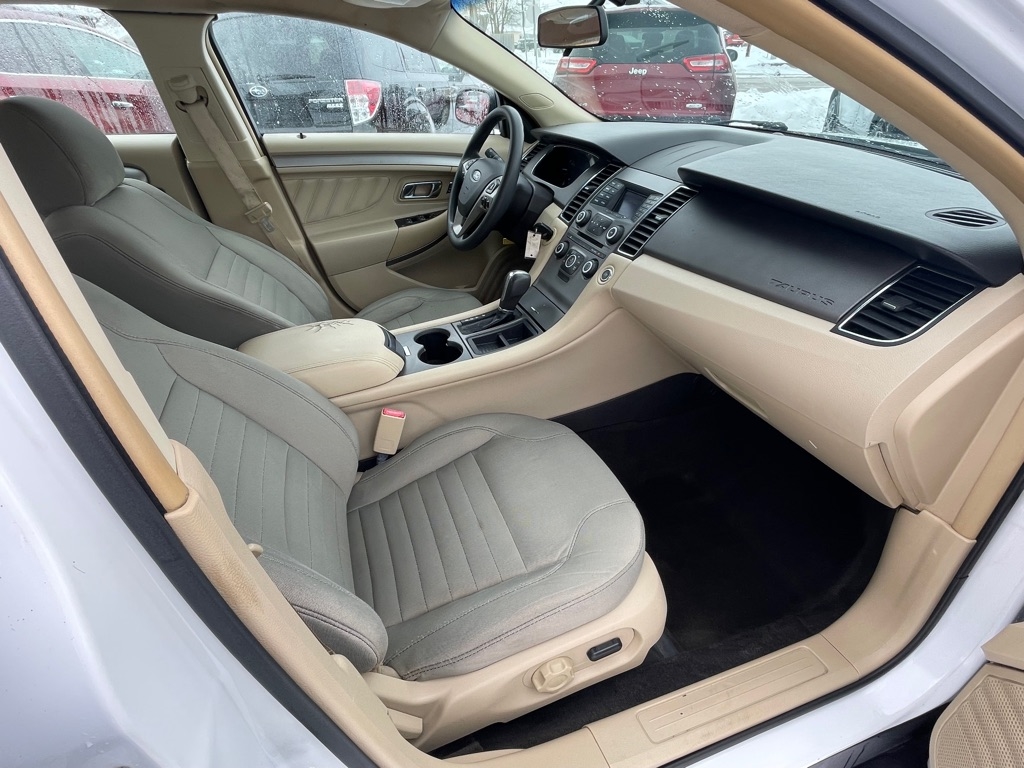 Ford Taurus SE FWD 2015