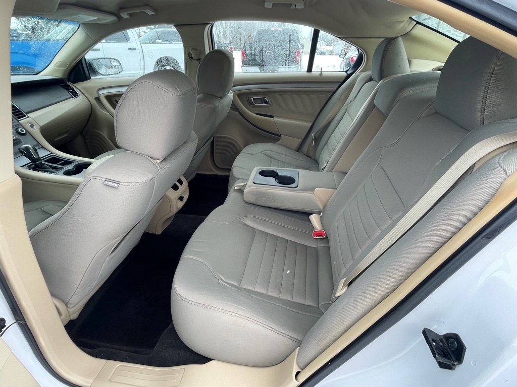 Ford Taurus SE FWD 2015