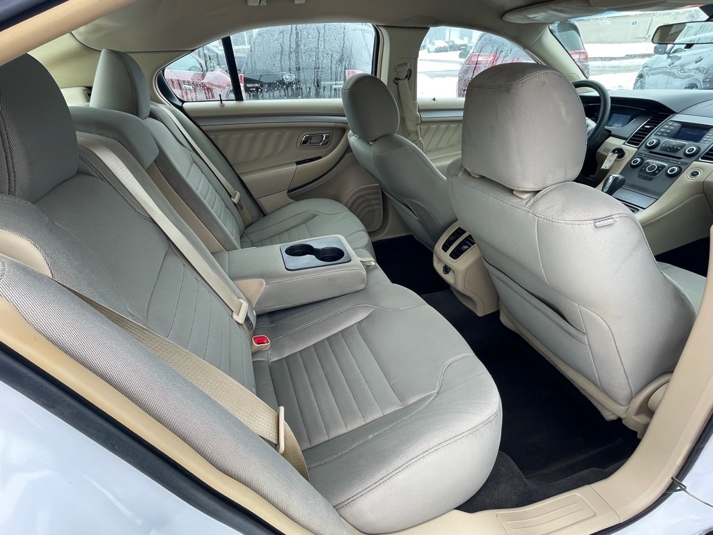 Ford Taurus SE FWD 2015