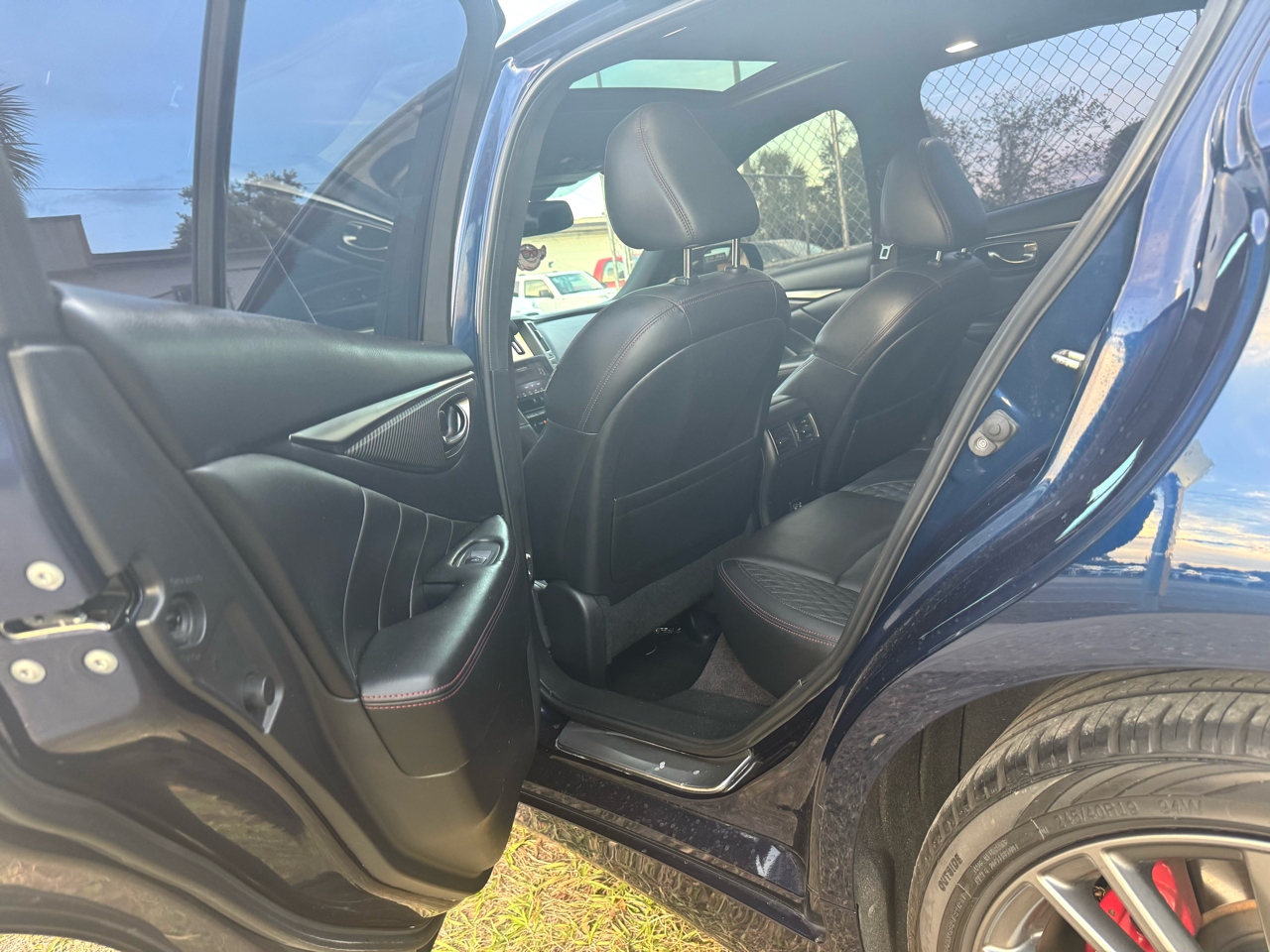 Infiniti Q50 Red Sport 400 2022