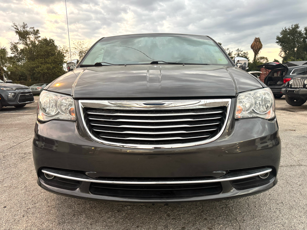 Chrysler Town & Country Limited 2016