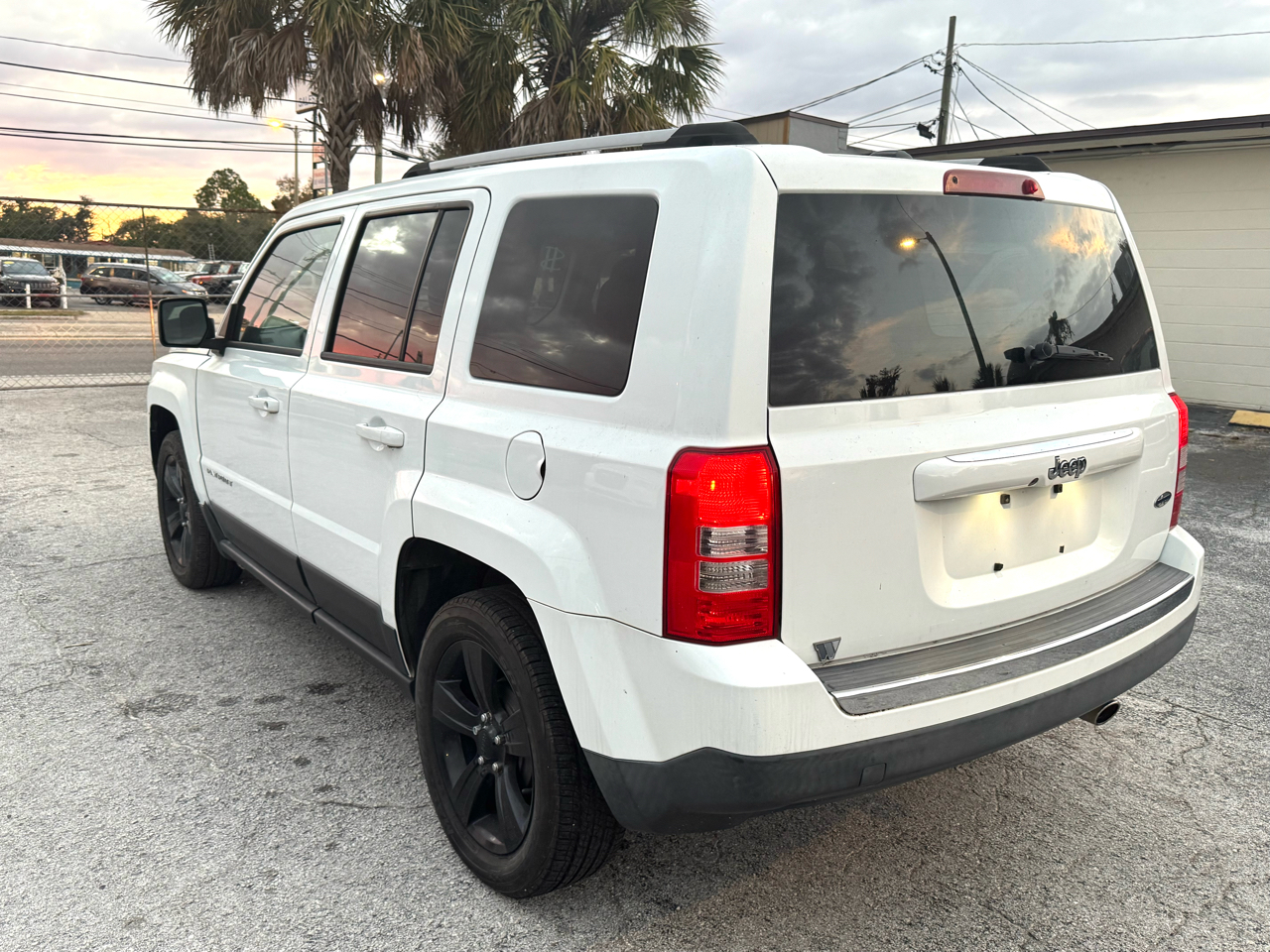 Jeep Patriot Latitude 2WD 2016