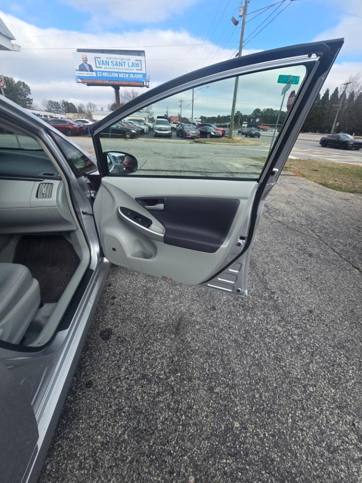 Toyota Prius Prius V 2010