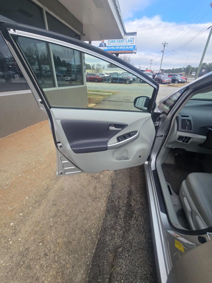 Toyota Prius Prius V 2010