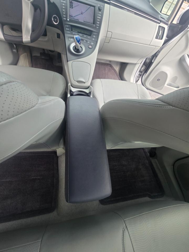 Toyota Prius Prius V 2010