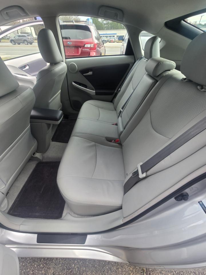 Toyota Prius Prius V 2010