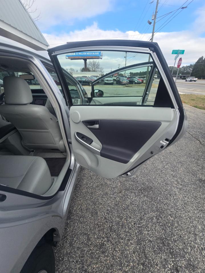 Toyota Prius Prius V 2010