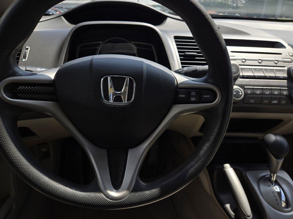 Honda Civic LX Sedan 5-Speed AT 2009