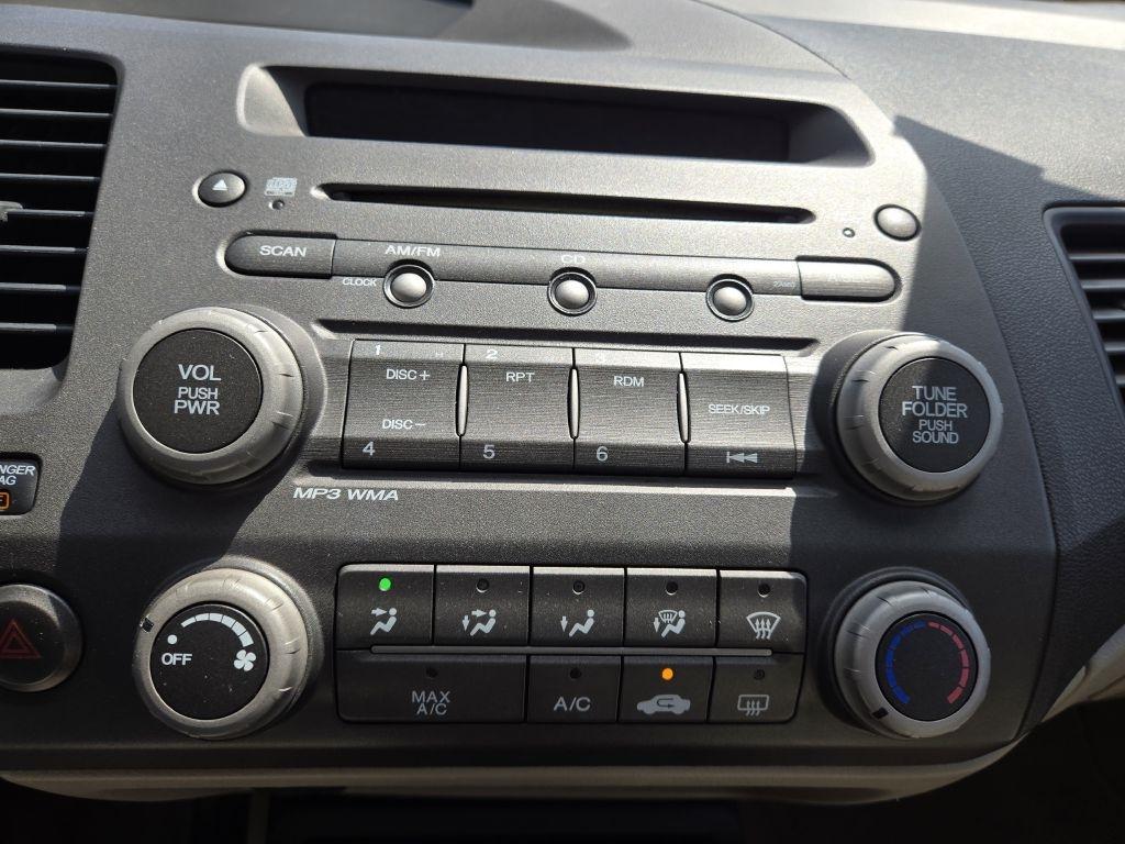 Honda Civic LX Sedan 5-Speed AT 2009