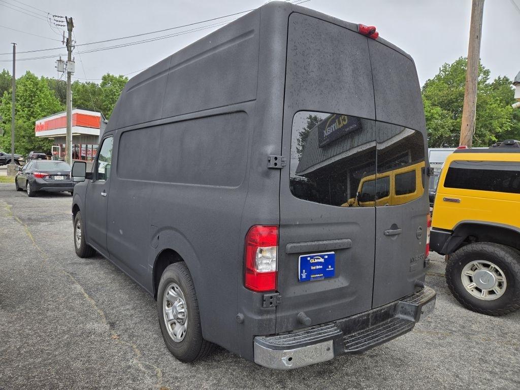 Nissan NV Cargo 2500 HD S V8 High Roof 2012
