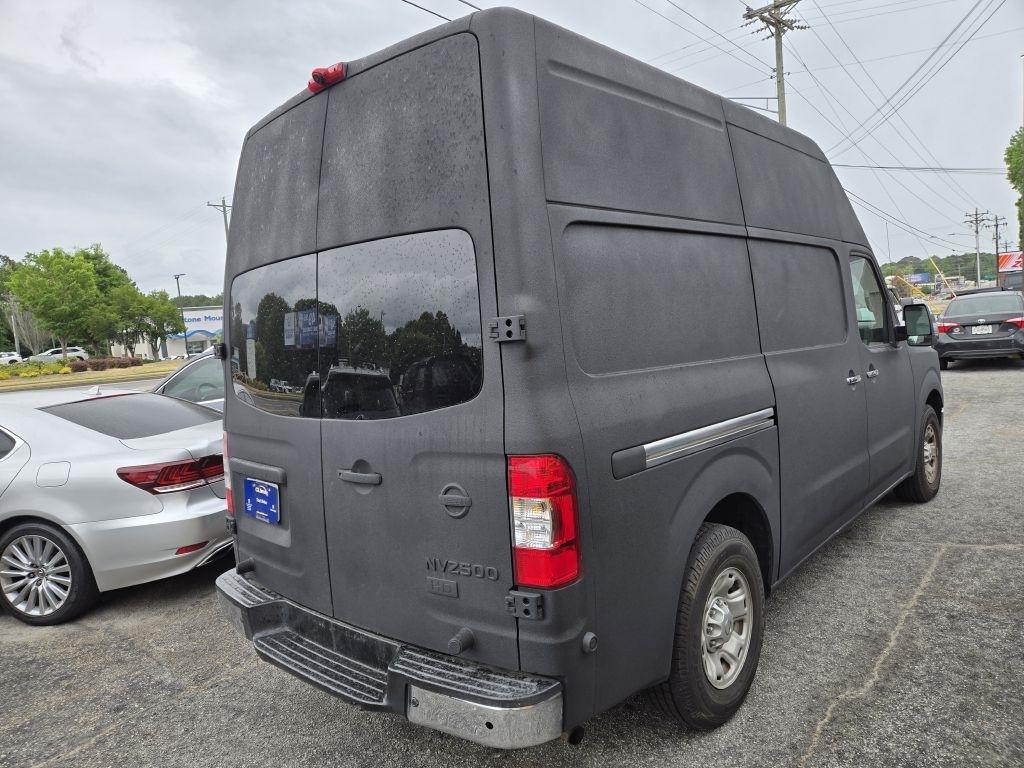 Nissan NV Cargo 2500 HD S V8 High Roof 2012