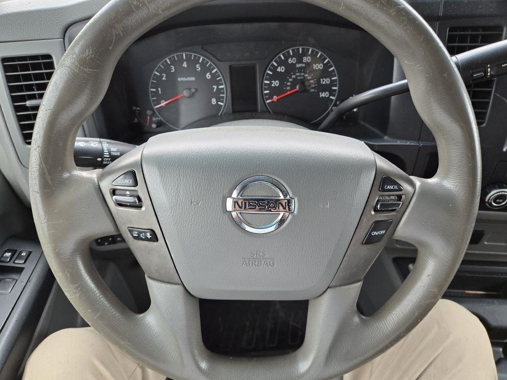 Nissan NV Cargo 2500 HD S V8 High Roof 2012