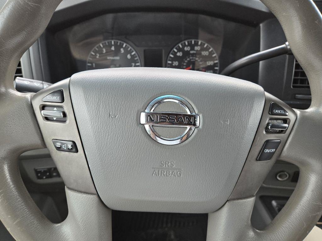 Nissan NV Cargo 2500 HD S V8 High Roof 2012