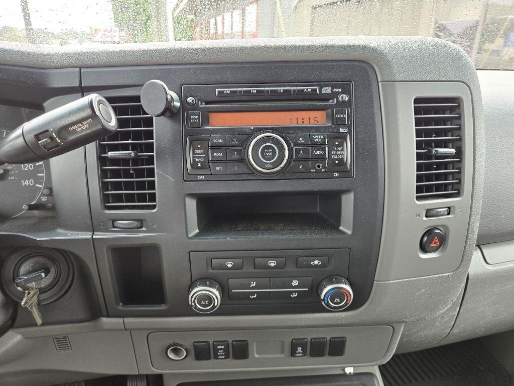 Nissan NV Cargo 2500 HD S V8 High Roof 2012