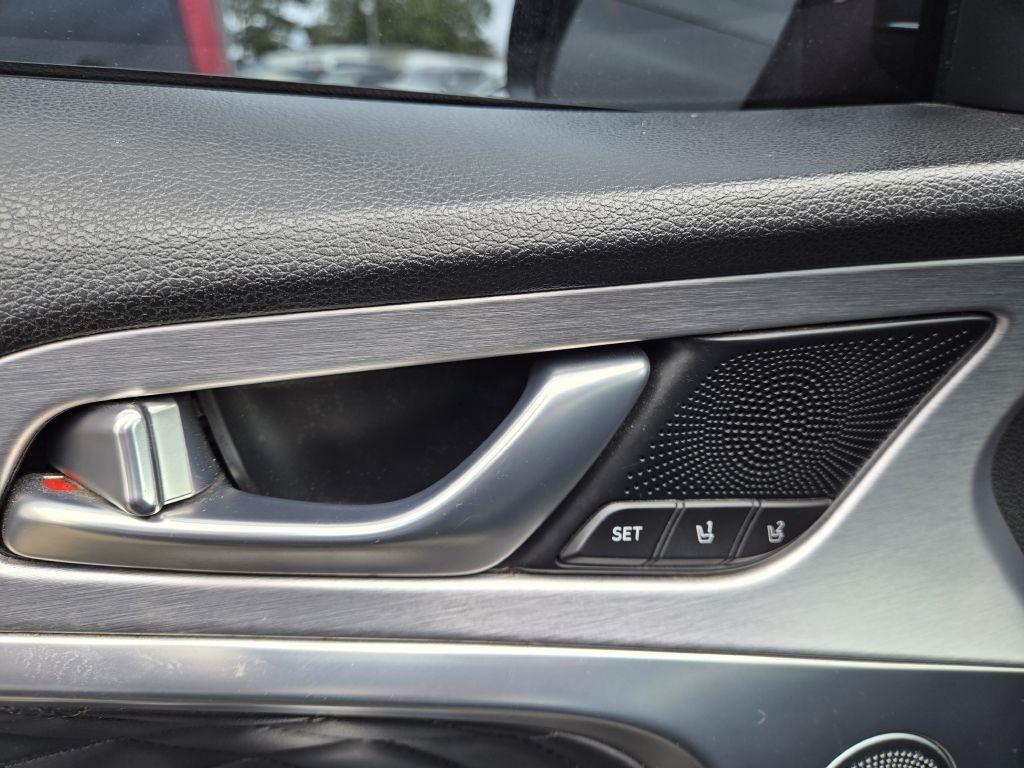 Genesis G70 2.0T Advanced 2019