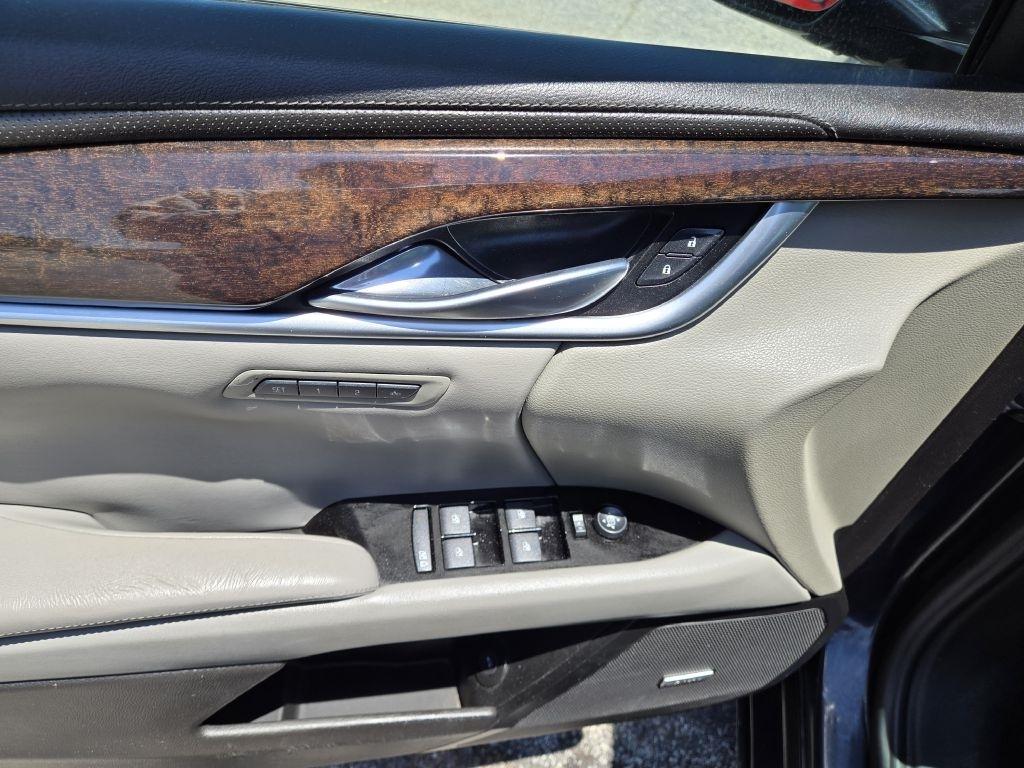 Cadillac XTS Luxury 2013