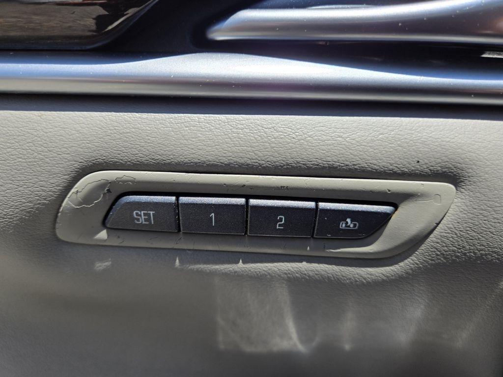Cadillac XTS Luxury 2013