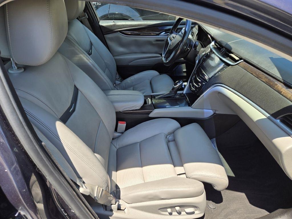 Cadillac XTS Luxury 2013