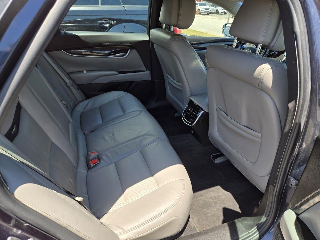 Cadillac XTS Luxury 2013