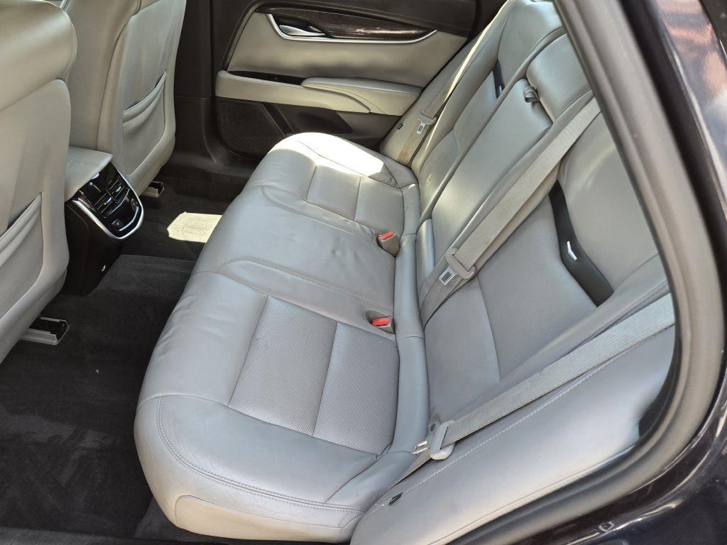 Cadillac XTS Luxury 2013