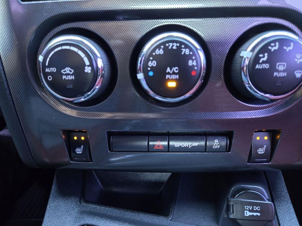 Dodge Challenger SXT 2012