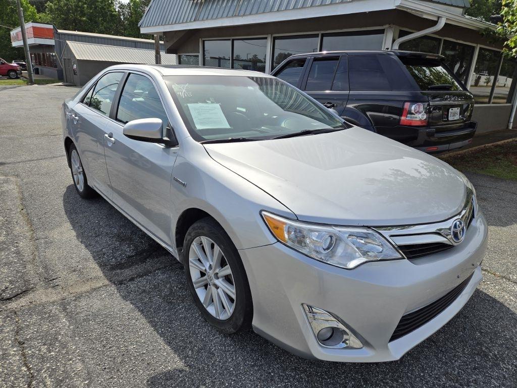 Toyota Camry Hybrid  2012