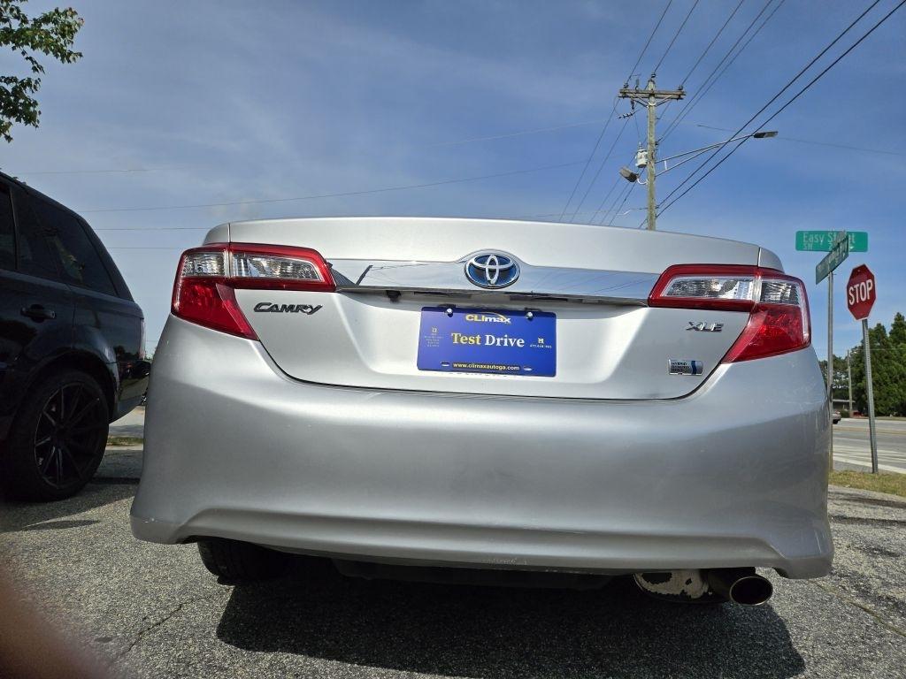 Toyota Camry Hybrid  2012