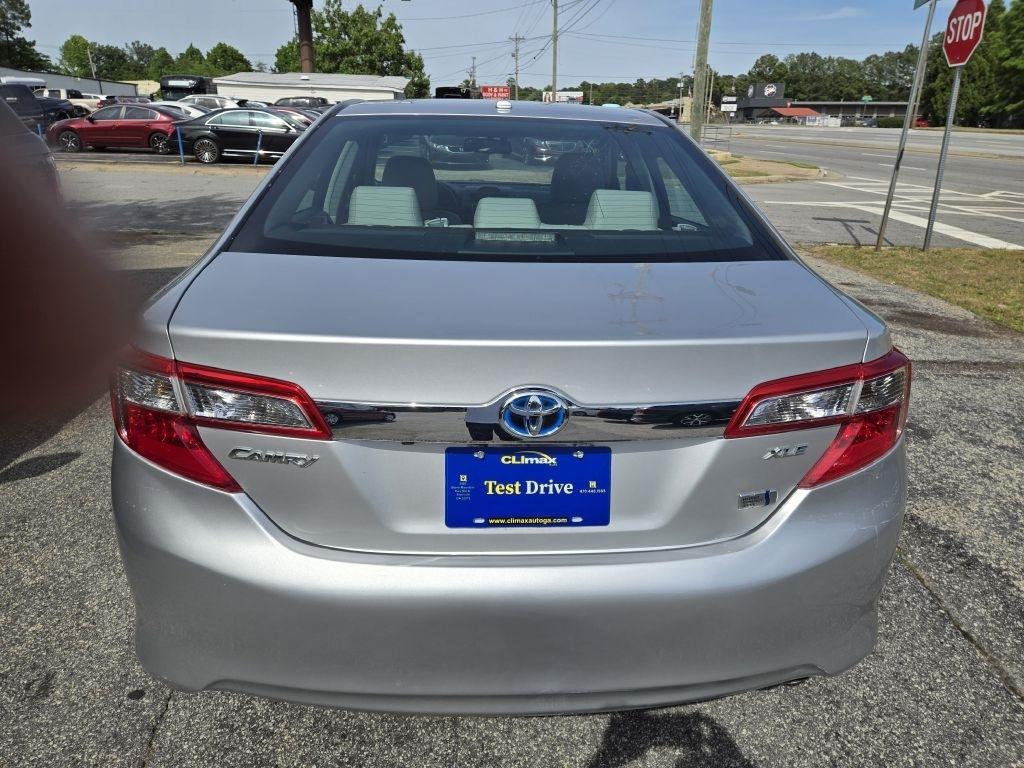 Toyota Camry Hybrid  2012