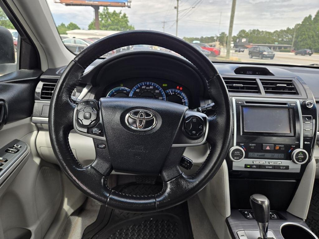 Toyota Camry Hybrid  2012