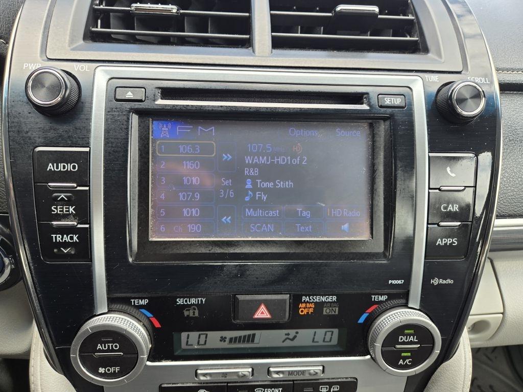 Toyota Camry Hybrid  2012