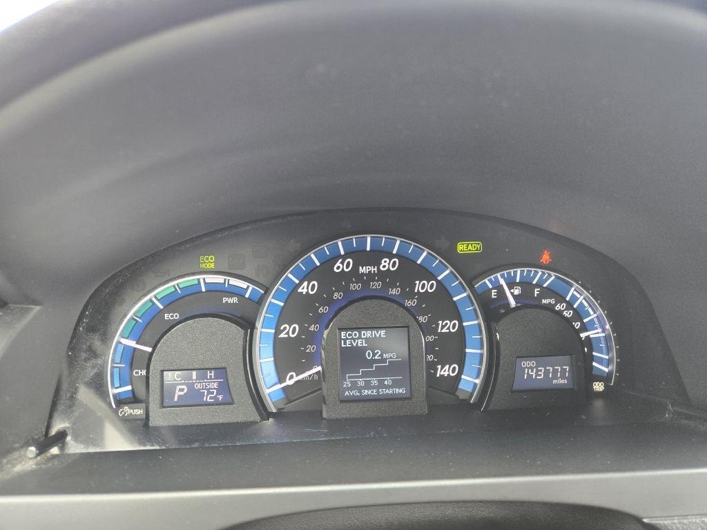 Toyota Camry Hybrid  2012