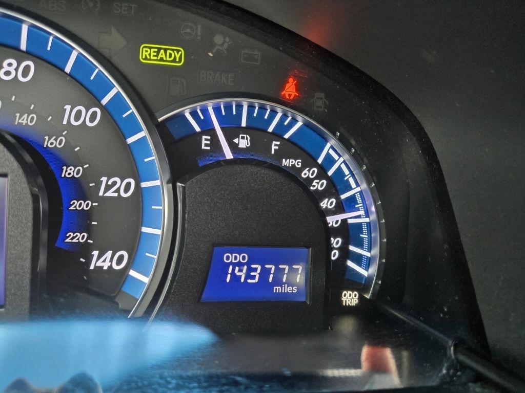 Toyota Camry Hybrid  2012