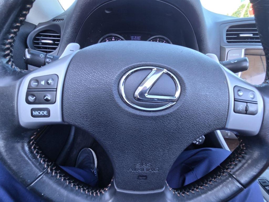 Lexus IS C 250 Manual 2011