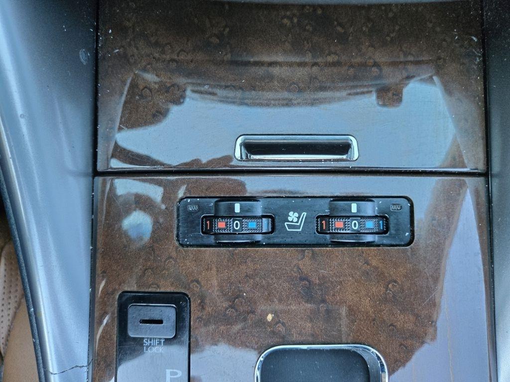 Lexus IS C 250 Manual 2011
